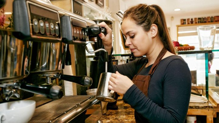 Minimum wage set to rise but 18-20 year-olds will not get bigger increase