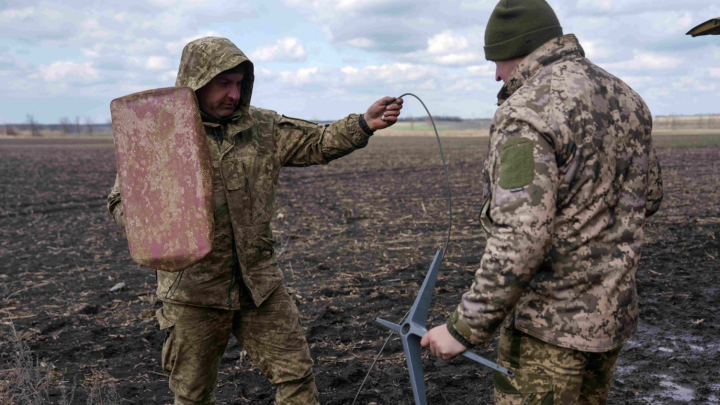 Russian strikes leave 600,000 without power in Ukraine, as Starlink restrictions affect front line