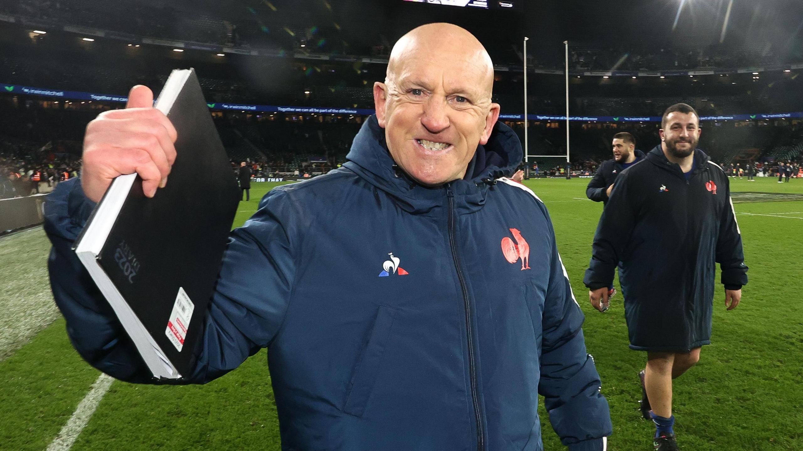 Defence coach Edwards negotiating France exit