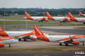 Hundreds of Heathrow and Gatwick flights delayed due to thunderstorms