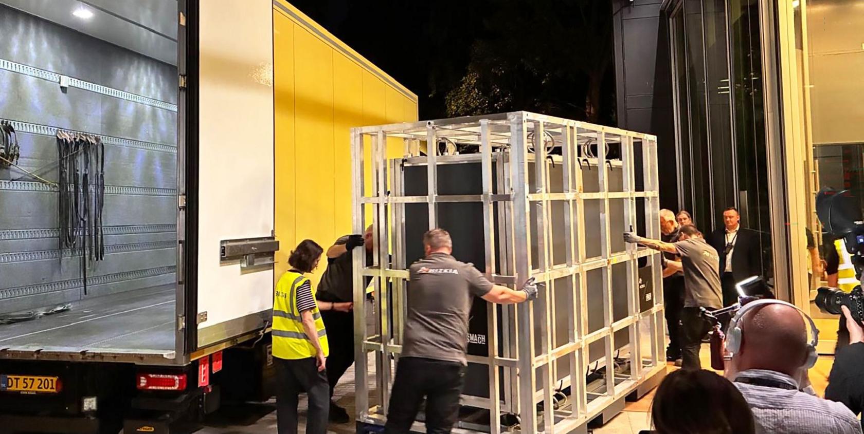 Bayeux Tapestry delivered to British Museum in dead of night
