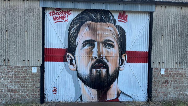 Kane and Bellingham murals celebrate World Cup run