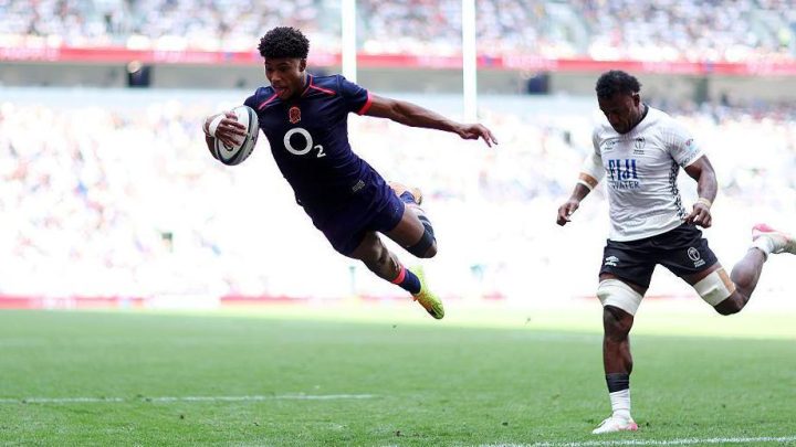 Eleven-try England thrash sorry Fiji to end losing run