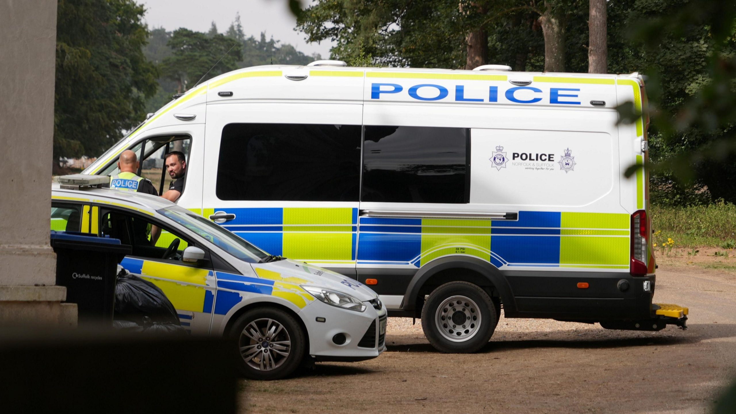 Twelve arrested over threat to Islamic event