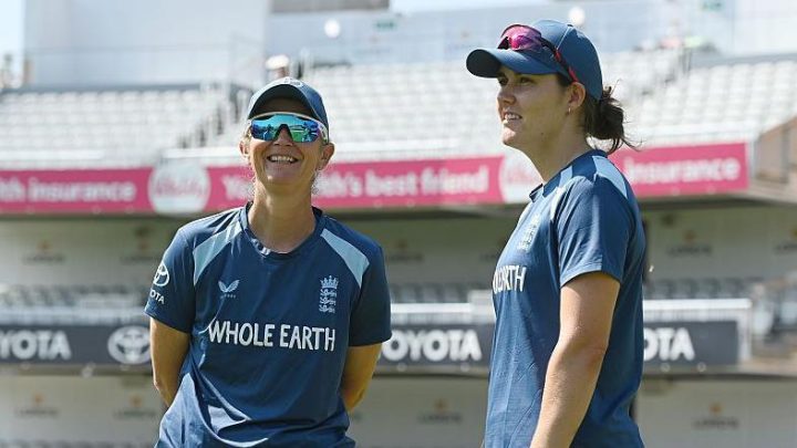 England seal first T20 series victory over India