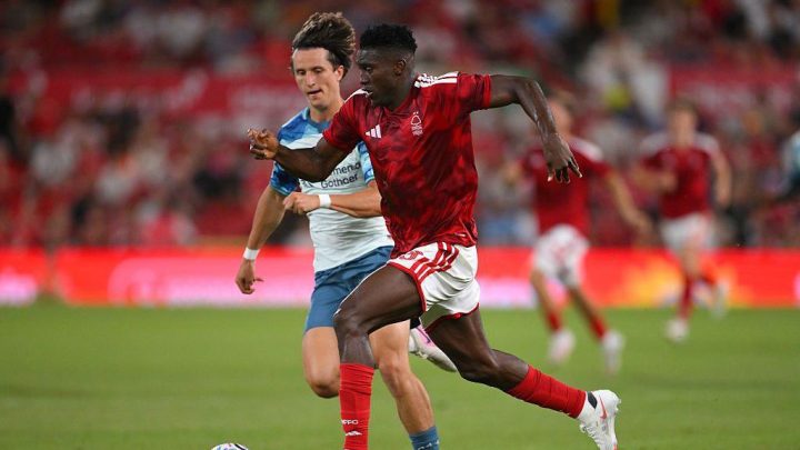 Coventry agree deal for Forest striker Awoniyi
