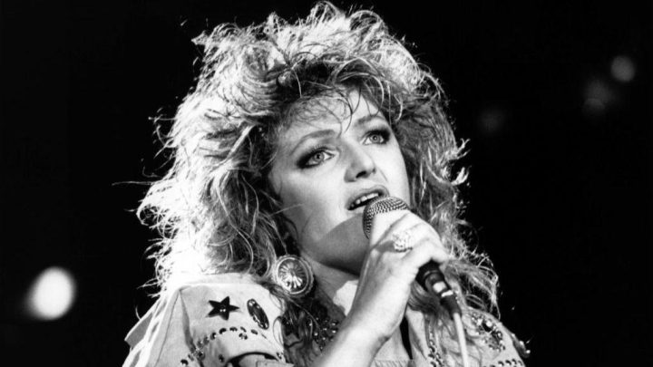 Bonnie Tyler fans line the streets as coffin taken to her Swansea home