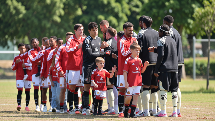 Sons of officer who died in A66 crash lead out Man Utd as mascots